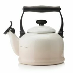 Le Creuset Meringue Traditional Kettle