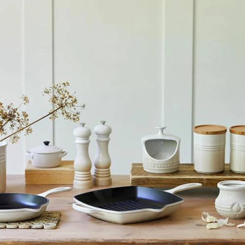 Le Creuset Meringue Stoneware Salt Pig - Image 5