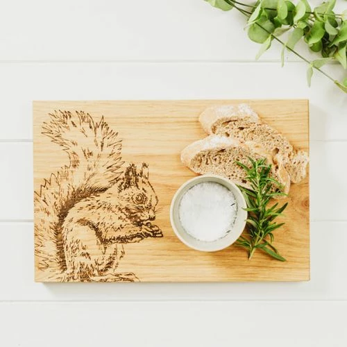 The Just Slate Company Squirrel 30cm Oak Serving Board - Image 2